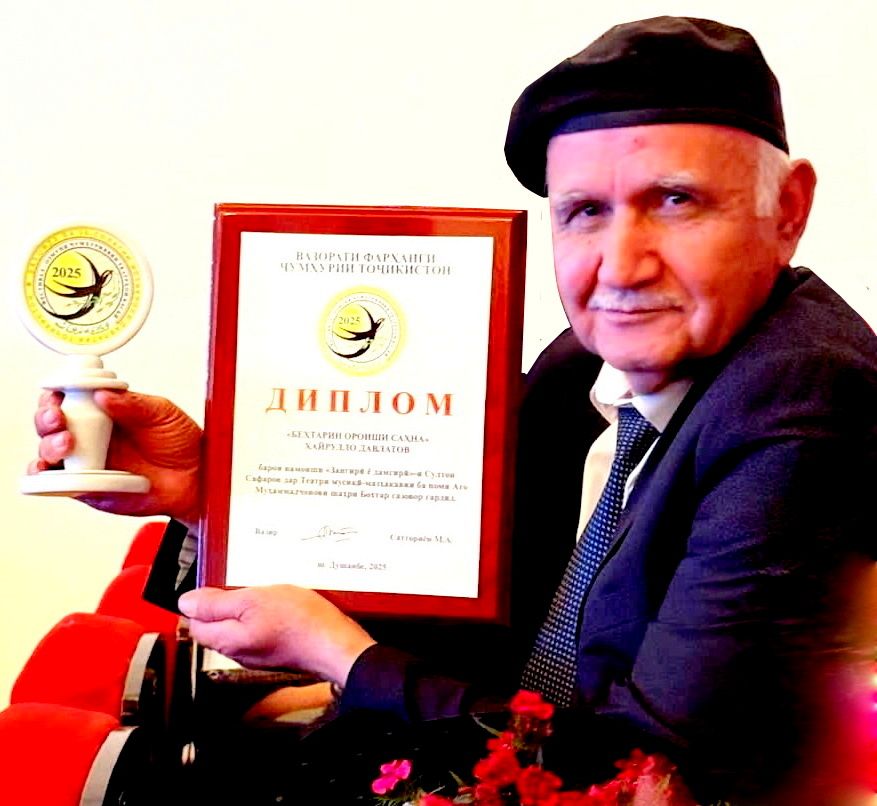 ХУДОЖНИК, ПОДАРИВШИЙ ТЕАТРУ СЛАВУ