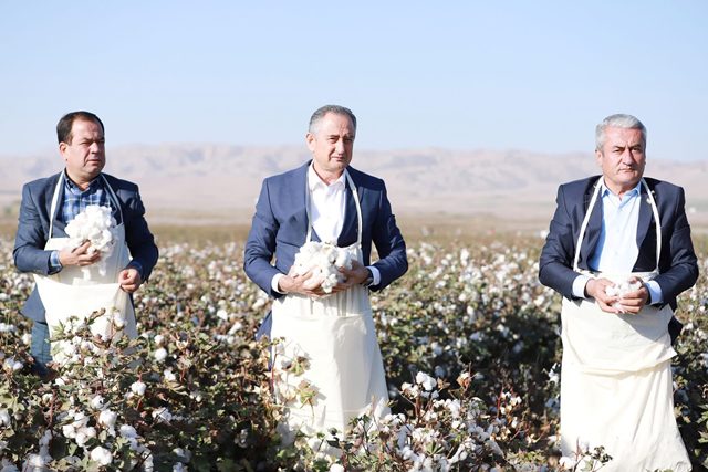 ДАНГАРА: ДАВЛАТАЛИ САИД ПОСЕТИЛ УБОРКУ ХЛОПКА В ПРОИЗВОДСТВЕННОМ  КООПЕРАТИВЕ «СОМОНДЖОН»