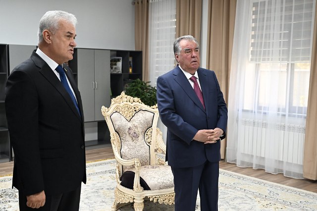 Дистанционное открытие двух средних общеобразовательных учреждений, детского сада, центра обслуживания, изучения языков, спортивного зала и предприятия по производству кирпича ООО «Хишти хулбук» в Восейском районе